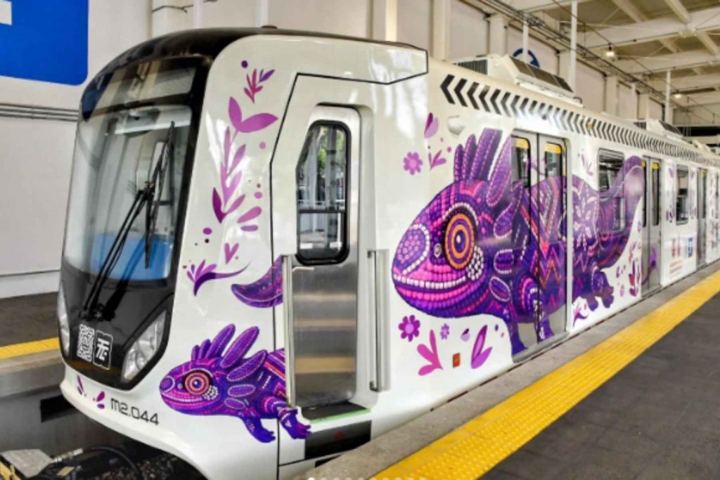 Unidades T-25 del Tren Ligero que conectan Taxqueña con Xochimilco. Estas unidades operan con 750 voltios y cuentan con sistemas de seguridad de última generación para la demanda del Mundial.